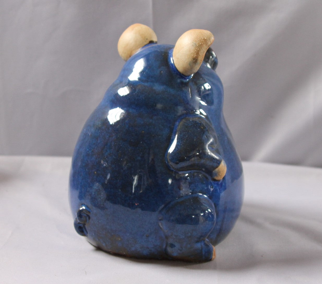 CERAMIC BLUE PIG SITTING