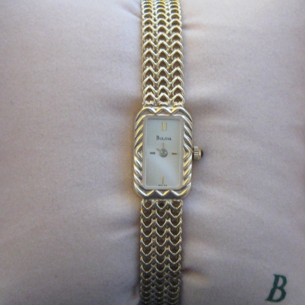 14k y Gold Ladies Bulova Watch 95T35